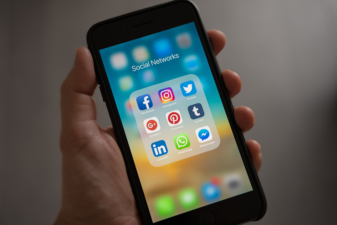 Iphone mit den ganzen Social Media Apps