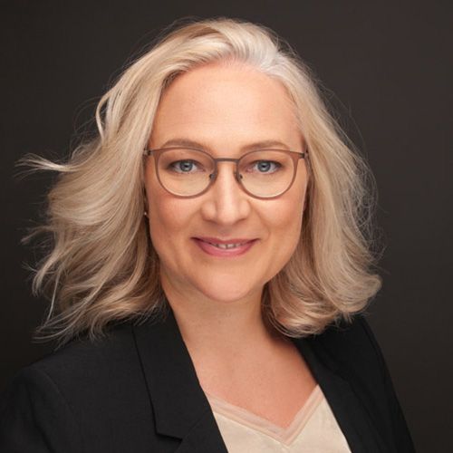 JULIA ROGLMEIER, LL.M. - Fachanwältin für Erbrecht München